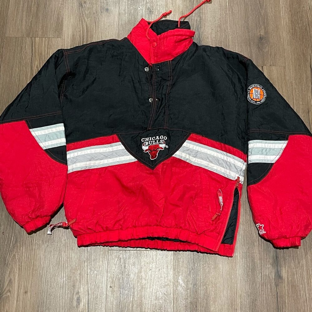 Vintage 1990’s Chicago Bulls Starter Pullover
